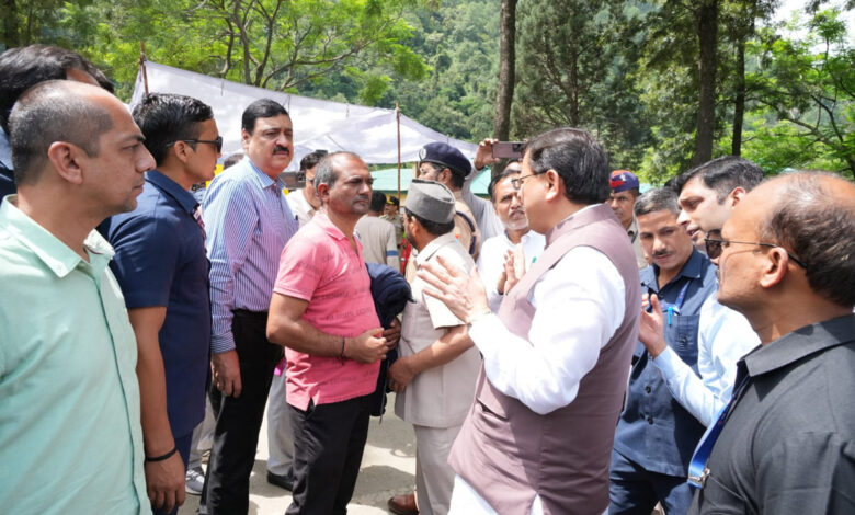 मुख्यमंत्री धामी की निगरानी और निर्देशन में आपदा प्रभावित धराली क्षेत्र में राहत और बचाव अभियान युद्धस्तर पर जारी