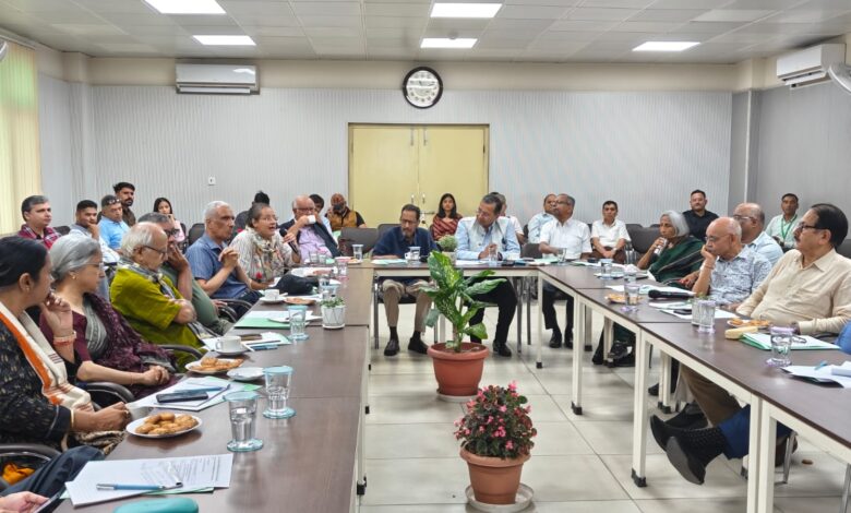 जलवायु परिवर्तन और पर्वतीय समुदायों के लिए इसके मायने विषय पर दून पुस्तकालय में हुई कार्यशाला