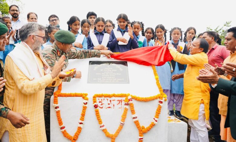 घीड़ी गांव में कैबिनेट मंत्री डॉ धन सिंह रावत ने किया मेजर डोभाल स्मृति पार्क का शिलान्यास