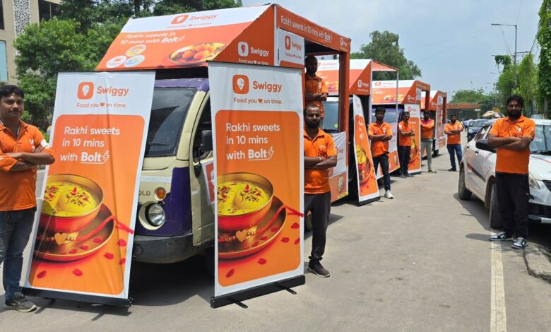 रक्षाबंधन पर Swiggy की मीठी सौगात: लखनऊ की मशहूर मिठाइयाँ अब सिर्फ 10 मिनट में आपके दरवाज़े पर रक्षाबंधन पर Swiggy की मीठी सौगात: लखनऊ की मशहूर मिठाइयाँ अब सिर्फ 10 मिनट में आपके दरवाज़े पर