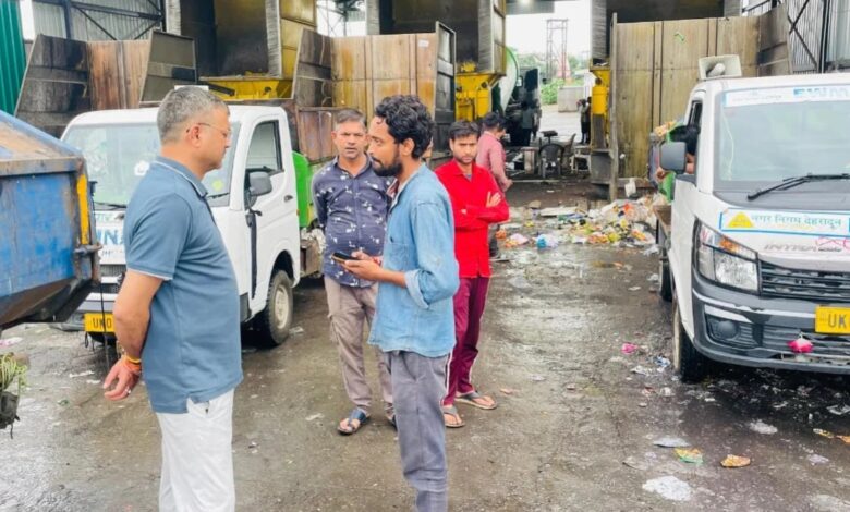 महापौर सौरभ थपलियाल ने किया कार्गी प्लांट का निरीक्षण