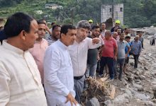 गढ़वाल सांसद अनिल बलूनी एवं केबिनेट मंत्री डॉ. धनसिंह रावत पीड़ितों का हाल जानने थराली पहुंचे गढ़वाल सांसद अनिल बलूनी एवं केबिनेट मंत्री डॉ. धनसिंह रावत पीड़ितों का हाल जानने थराली पहुंचे
