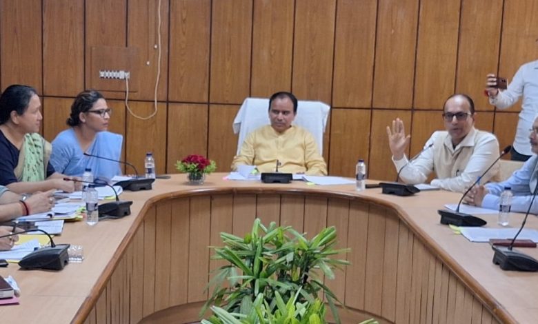 शिक्षकों को मिलेगा अंतरिम प्रमोशन का लाभ: डॉ. धन सिंह रावत