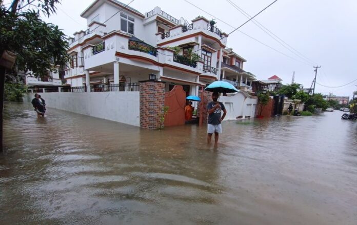उत्तराखंड में जल प्रलय, उफान पर बह रहे गाड़ गदेरे