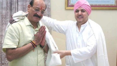 “वन मंत्री सुबोध उनियाल ने श्री दरबार साहिब में टेका, श्रीमहंत देवेन्द्र दास महाराज से हुई समसामयिक विषयों पर विस्तारपूर्वक चर्चा