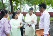 मेयर और नगर आयुक्त ने किया गांधी पार्क के सौंदर्यीकरण का निरीक्षण मेयर और नगर आयुक्त ने किया गांधी पार्क के सौंदर्यीकरण का निरीक्षण
