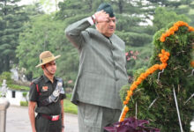 सैनिक कल्याण मंत्री गणेश जोशी ने लैंसडाउन वार मेमोरियल में शहीदों को पुष्पचक्र अर्पित कर दी श्रद्धांजलि सैनिक कल्याण मंत्री गणेश जोशी ने लैंसडाउन वार मेमोरियल में शहीदों को पुष्पचक्र अर्पित कर दी श्रद्धांजलि