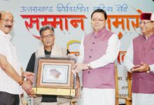सीएम धामी ने साहित्यकार शैलेश मटियानी, गिरीश तिवारी, शेरदा अनपढ़, हीरा सिंह राणा, सोमवारी लाल उनियाल व अतुल शर्मा को उत्तराखंड दीर्घकालीन साहित्य सेवी सम्मान से किया सम्मानित सीएम धामी ने साहित्यकार शैलेश मटियानी, गिरीश तिवारी, शेरदा अनपढ़, हीरा सिंह राणा, सोमवारी लाल उनियाल व अतुल शर्मा को उत्तराखंड दीर्घकालीन साहित्य सेवी सम्मान से किया सम्मानित