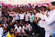 युवाओं के बीच पहुंचे सीएम धामी, परीक्षा प्रकरण में सीबीआई जांच की संस्तुति