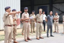 गौचर हवाई पट्टी पर चाक-चौबंद सुरक्षा: पुलिस बल को किया ब्रीफ, सतर्कता बरतने के निर्देश गौचर हवाई पट्टी पर चाक-चौबंद सुरक्षा: पुलिस बल को किया ब्रीफ, सतर्कता बरतने के निर्देश