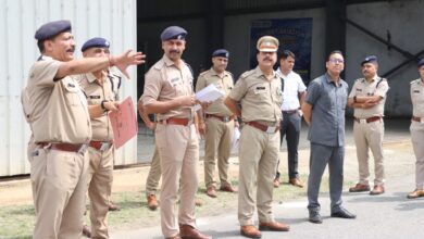 गौचर हवाई पट्टी पर चाक-चौबंद सुरक्षा: पुलिस बल को किया ब्रीफ, सतर्कता बरतने के निर्देश