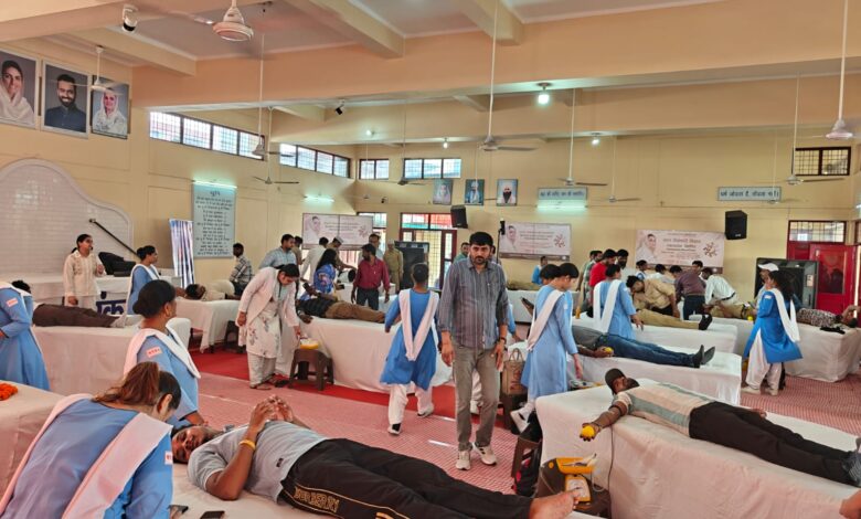 निरंकारी मिशन ने 176 यूनिट रक्तदान कर दिया मानवता का संदेश