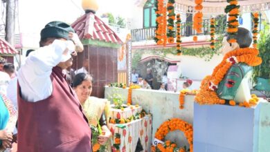 शहीद हवलदार बहादुर सिंह बोहरा की 18वीं पुण्यतिथि पर मंत्री गणेश जोशी ने दी श्रद्धांजलि