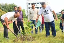 कैबिनेट मंत्री गणेश जोशी ने अभियान के तहत झाड़ू लगाकर दिया स्वच्छता का संदेश