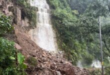 पिथौरागढ़ में भारी बारिश से हुए लैंडस्लाइड से दो दर्जन सड़कें बंद पिथौरागढ़ में भारी बारिश से हुए लैंडस्लाइड से दो दर्जन सड़कें बंद