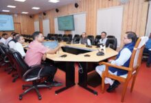 सीएम ने दिए प्रदेश की सभी सड़कों को शीघ्र गड्ढा मुक्त करने के निर्देश