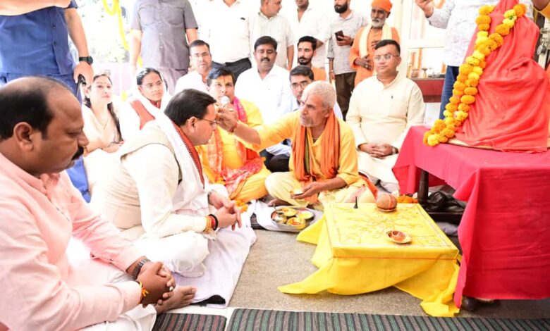 सीएम धामी ने श्री पशुपतिनाथ मंदिर में विधिवत पूजा-अर्चना कर प्रदेश की सुख-समृद्धि की कामना की