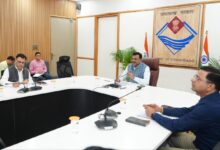 कार्यों को समय से पूर्ण कराए जाने के लिए लगातार मॉनिटरिंग की जाए : CS