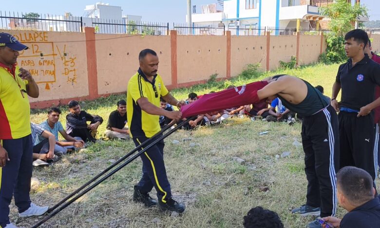 SDRF वाहिनी में “युवा आपदा मित्र प्रशिक्षण कार्यक्रम” का प्रथम बैच संपन्न, 34 प्रशिक्षुओं को वितरित किये गए प्रमाण पत्र