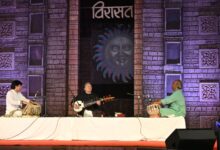 विरासत आर्ट एंड हैरिटेज महोत्सव की पहली शाम… रंगारंग एवं आकर्षक छोलिया नृत्य के नाम विरासत आर्ट एंड हैरिटेज महोत्सव की पहली शाम… रंगारंग एवं आकर्षक छोलिया नृत्य के नाम