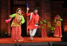 विरासत में रेनू बाला के गढ़वाली गीत पर जमकर झूमे लोग