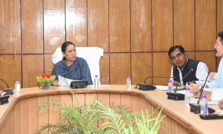 राशन डीलरों के भुगतान में लाएं एकरूपता: रेखा आर्या