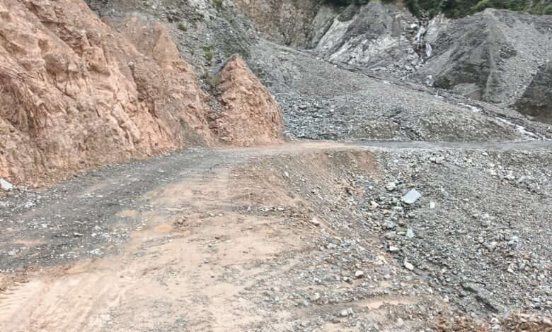 जिला प्रशासन ने बरसात थमते ही 07 दिन के भीतर आपदाग्रस्त क्षेत्र बटोली को सड़क से किया कनेक्ट; घर पहुंचने लगे वाहन