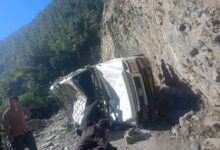 आम लोगों के लिए खतर बनी निजमुला विरही सड़क की काली चट्टान