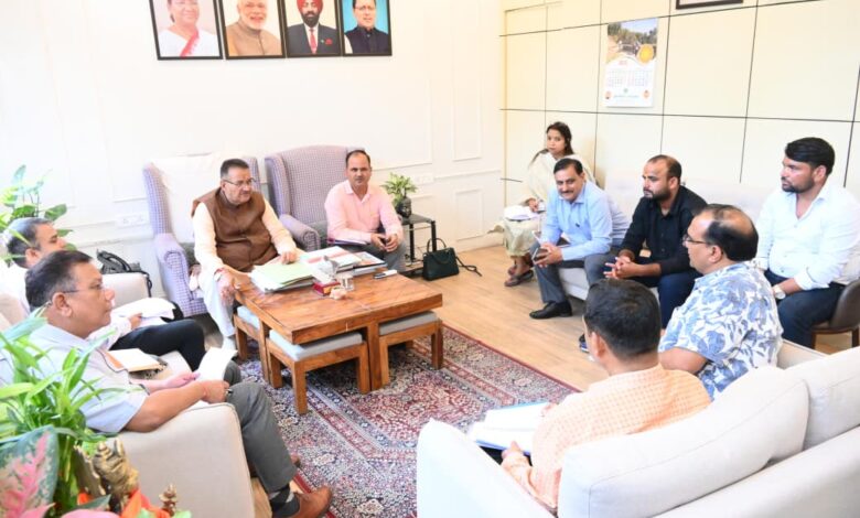 जनता से जुड़े विकास कार्यों में किसी भी प्रकार की लापरवाही बर्दाश्त नहीं की जाएगी : जोशी