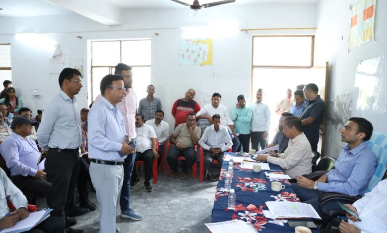 एक-एक प्रभावितों को राहत पंहुचाने तक क्षेत्र में ही जमे रहेंगे विभागीय अधिकारी : डीएम एक-एक प्रभावितों को राहत पंहुचाने तक क्षेत्र में ही जमे रहेंगे विभागीय अधिकारी : डीएम