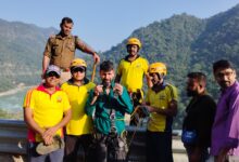 तपोवन के पास खाई में गिरे व्यक्ति को एसडीआरएफ ने किया सुरक्षित रेस्क्यू
