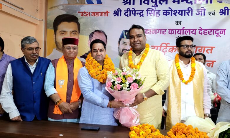 भाजयुमो प्रदेश पदाधिकारियों का भव्य स्वागत, सिद्धार्थ अग्रवाल बोले – युवा ही राष्ट्र की सबसे बड़ी शक्ति