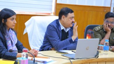 आयुक्त ने आपदा कार्यों की समीक्षा की, प्रशासन द्वारा त्वरित राहत एवं पुनर्निर्माण कार्यों पर जताया संतोष