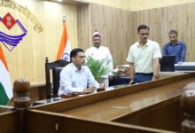 तैस में आकर लहराया शस्त्र; जिलाधिकारी सविन बंसल ने शस्त्र जब्त करते हुए लाईसेंस निलम्बित कर दिया तैस में आकर लहराया शस्त्र; जिलाधिकारी सविन बंसल ने शस्त्र जब्त करते हुए लाईसेंस निलम्बित कर दिया