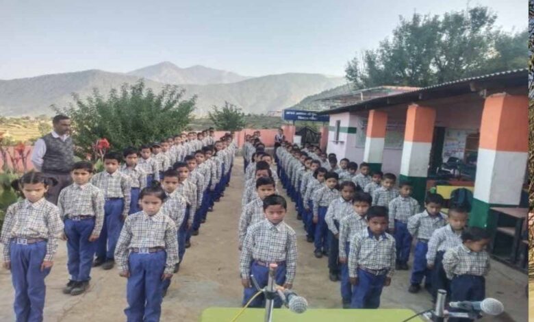 प्राइवेट स्कूलों को मात दे रहा उत्तरकाशी उदकोटी का आदर्श विद्यालय