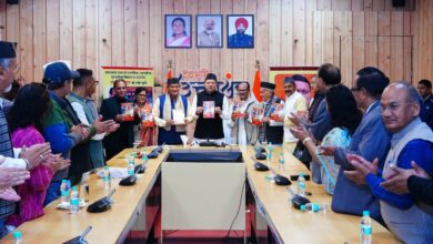 किताबें पढ़ने की आदत को बढ़ावा दें: बुके नहीं बुक दीजिए – मुख्यमंत्री धामी का आह्वान