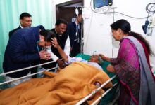 सीएम धामी ने पूर्व विधायक देशराज कर्णवाल की माताजी का जाना हालचाल