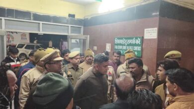 मातम में बदलीं शादी की खुशियां,बारातियों से भरी सफारी कार खाई में गिरने से तीन लोगों की मौत