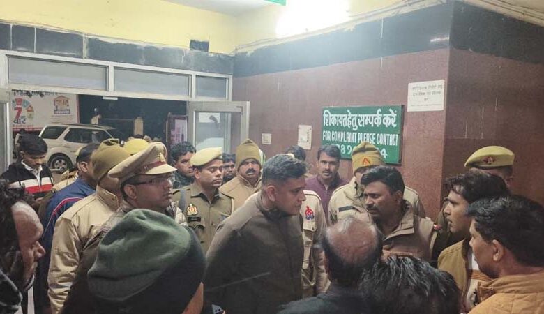 मातम में बदलीं शादी की खुशियां,बारातियों से भरी सफारी कार खाई में गिरने से तीन लोगों की मौत