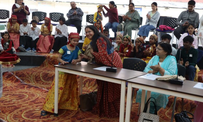 पुस्तक मेले के दूसरे दिन भी हुई पुस्तकों की खरीददारी और बच्चों का हुआ उत्तराखण्ड टैलेंट शो