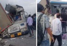 बस और ट्रक में टक्कर, 18 लोगों की मौत, 15 घायल
