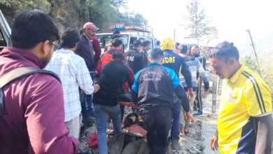 कोलूखेत के पास बाइकसवार पिता-पुत्र खाई में गिरे, एक की मौत