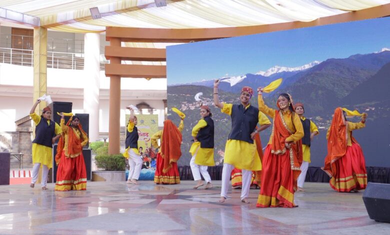 निनाद उत्सव में बिखरी कश्मीर और उत्तराखंड के रंगों की छटा