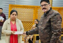 13 वर्षीय दिव्यांग भव्य चलने- फिरने, बोलने में है असमर्थ, जिला प्रशासन ने दी वाहन के लिए आर्थिक सहायता