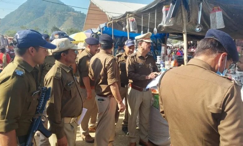 गौचर मेला में लापरवाही बरतने वाले 20 व्यापारियों पर चालानी कार्यवाही,