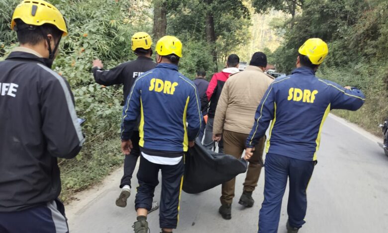 कोटद्वार में आर्म्स रोड पर डंपर हुआ दुर्घटनाग्रस्त, मौत