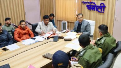 जिलाधिकारी ने बीआरओ, एनएचआईडीसीएल, एवं रेलवे परियोजना की समीक्षा बैठक ली