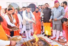 मुख्यमंत्री धामी दक्षेश्वर महादेव मंदिर में की पूजा-अर्चना, सिद्धपीठ हनुमानगढ़ी मंदिर कें भी किए दर्शन मुख्यमंत्री धामी दक्षेश्वर महादेव मंदिर में की पूजा-अर्चना, सिद्धपीठ हनुमानगढ़ी मंदिर कें भी किए दर्शन
