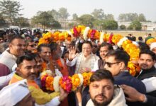 मुख्यमंत्री धामी का हरिद्वार आगमन-गन्ने का भाव ऐतिहासिक रूप से बढ़ाने पर किसानों ने किया भव्य स्वागत मुख्यमंत्री धामी का हरिद्वार आगमन-गन्ने का भाव ऐतिहासिक रूप से बढ़ाने पर किसानों ने किया भव्य स्वागत