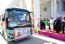 मुख्यमंत्री धामी ने टॉपर छात्र-छात्राओं के दल को भारत दर्शन शैक्षिक भ्रमण पर रवाना किया